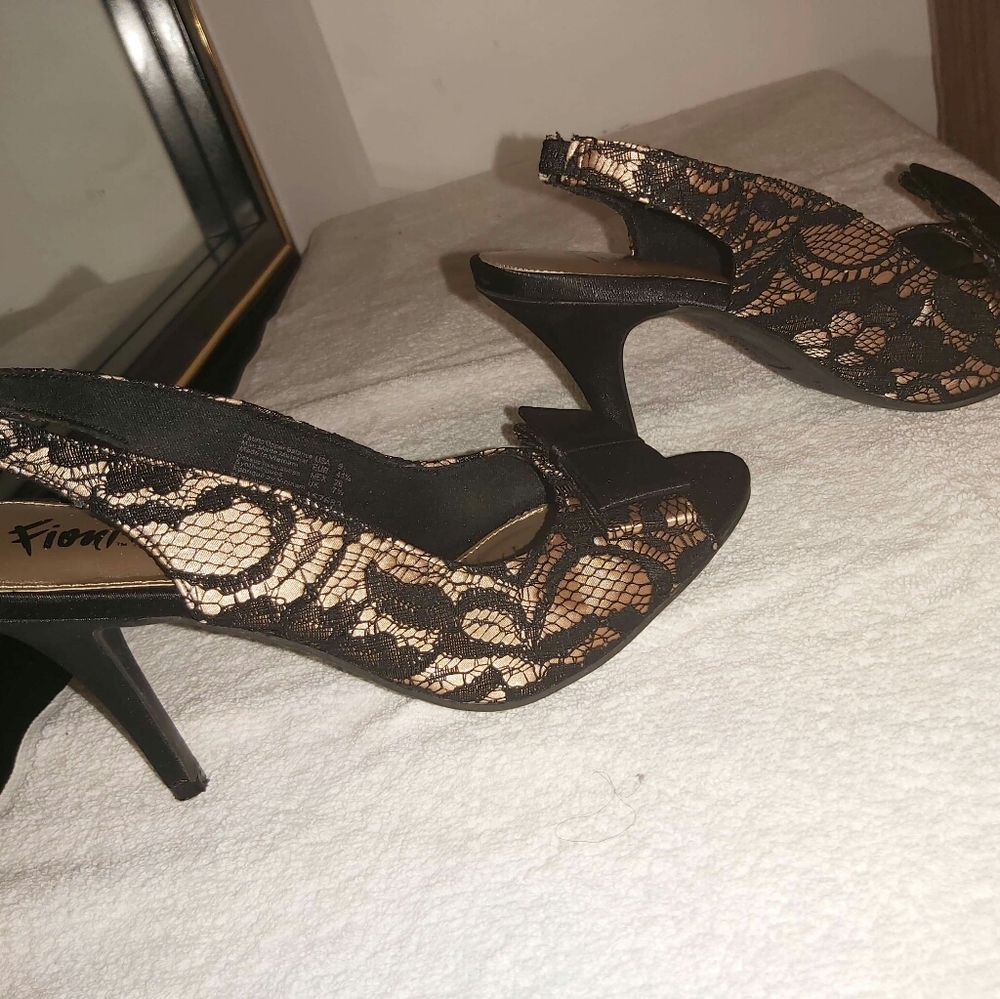 Classy heels - Picture 2 of 3